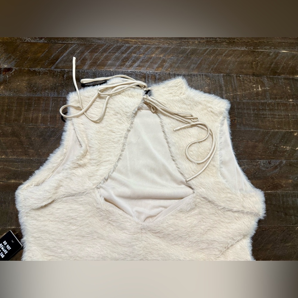 NWT Express Cream Faux Fur Mini Dress Sz Large - Picture 11 of 16